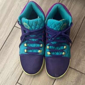 Vibrant Men’s LeBron High-Top Sneakers